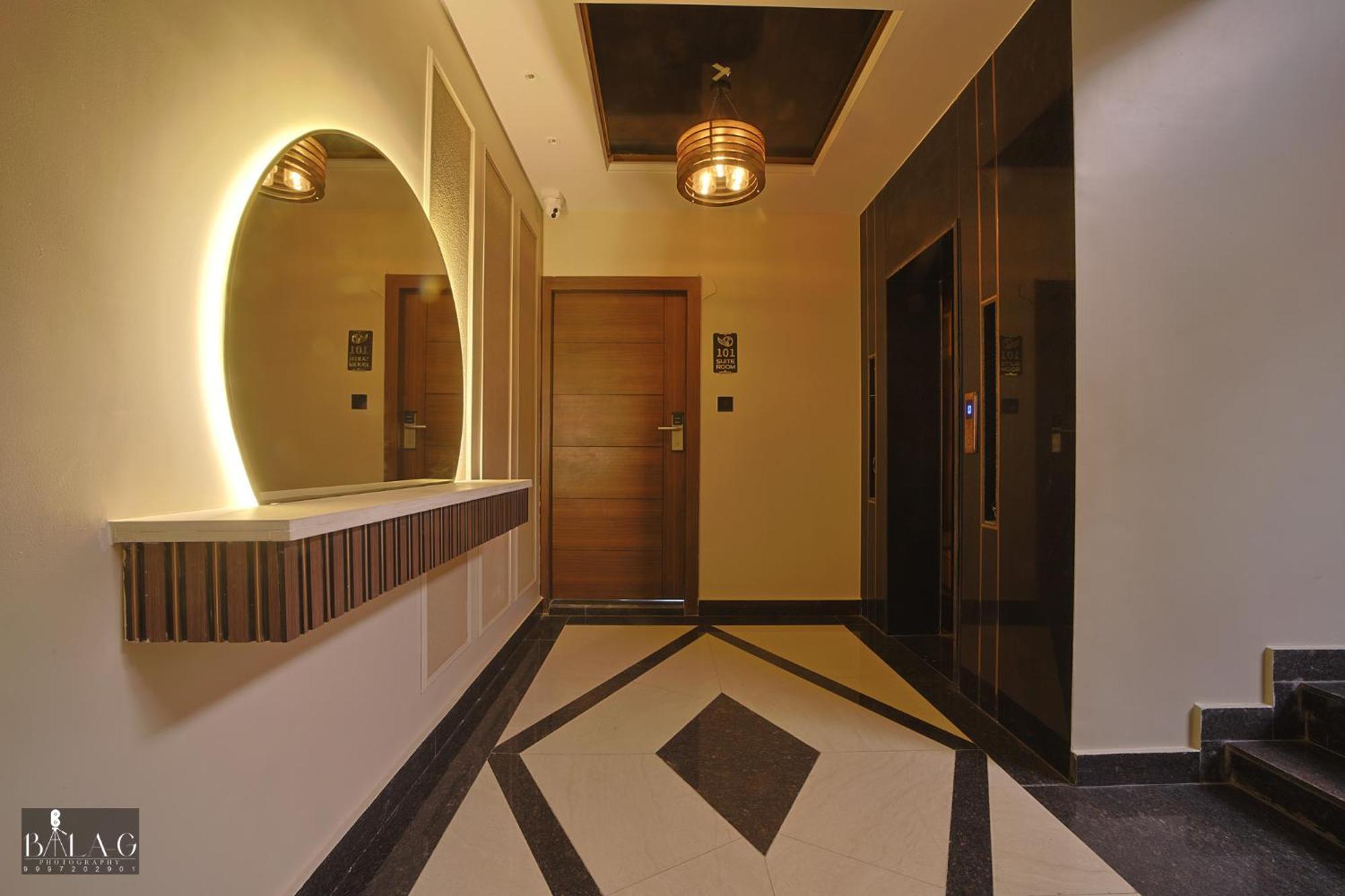 Hotel Golden Peacock Haridwār Esterno foto