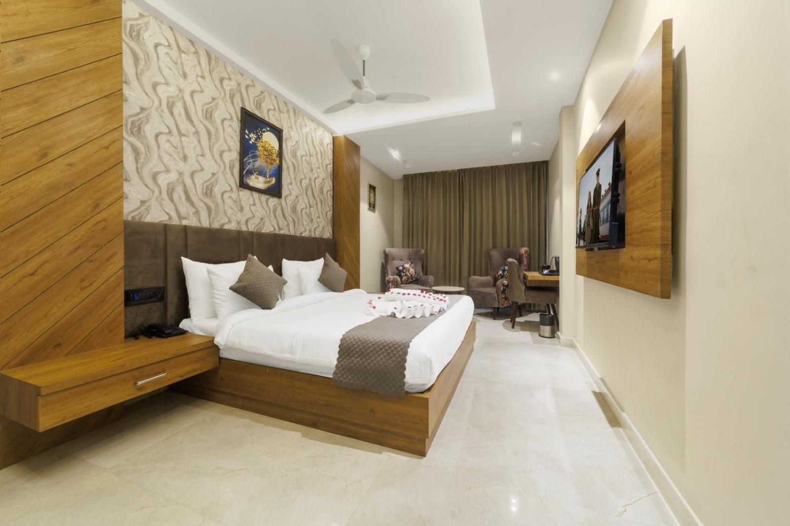 Hotel Golden Peacock Haridwār Esterno foto